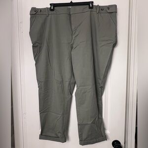 Ava & Viv Olive Cropped Pants